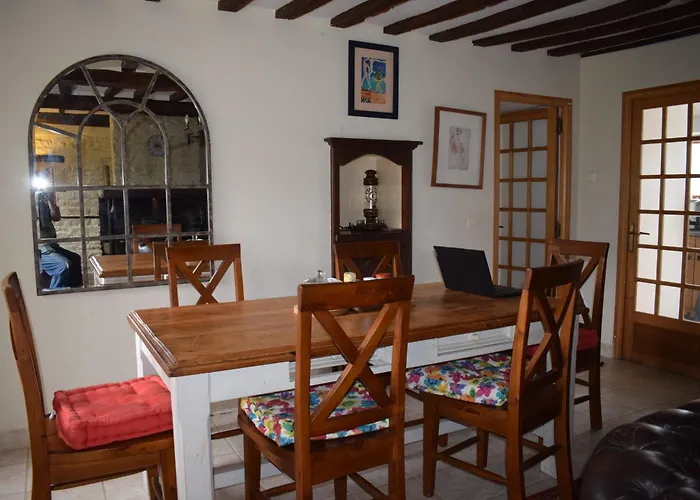 Charming 17th Century Normandy Longere In Valdalliere, Calvados